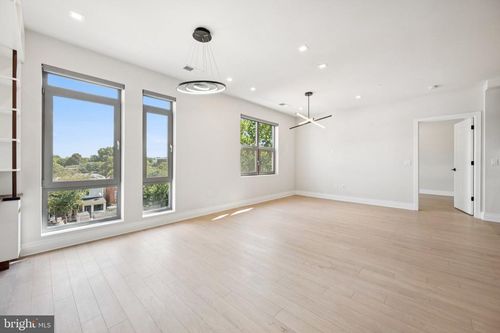unit-309-900 11th St Se, WASHINGTON, DC, 20003-2546 | Card Image
