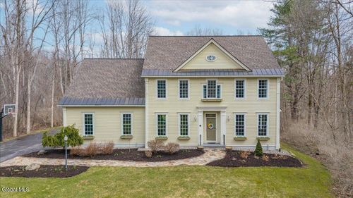 2 Stable Ln, Saratoga Springs, NY, 12866-8412 | Card Image