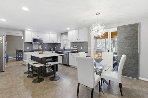 133 Grove St, Bellingham, MA, 02019-1025 | Card Image