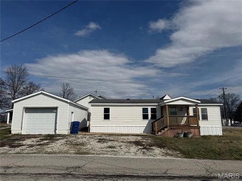 221 Cannon St, Moscow Mills, MO, 63362-1121 | Card Image