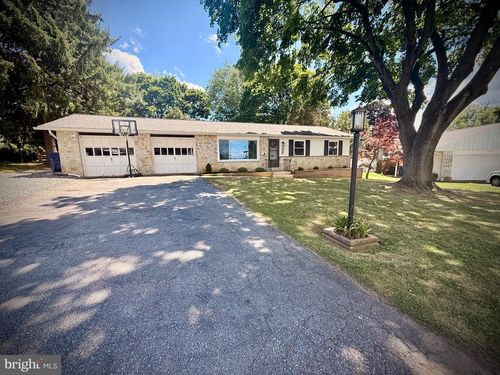 3124 Linda Ln, SINKING SPRING, PA, 19608-1203 | Card Image