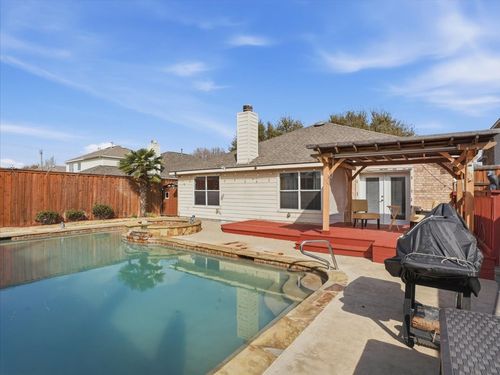 1039 Wood Brook Dr, Grand Prairie, TX, 75052-8836 | Card Image