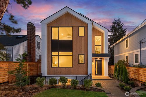 7506 18th Ave Nw, Seattle, WA, 98117-5429 | Card Image