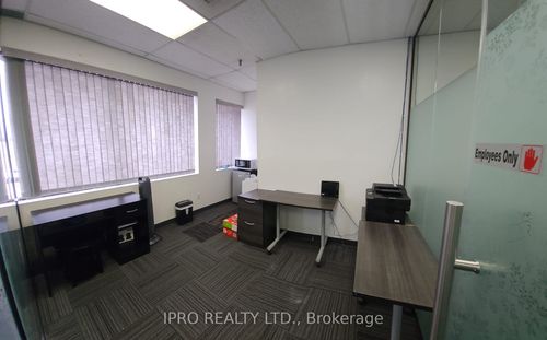 211-2404 Haines Rd, Mississauga, ON, L4Y4B8 | Card Image