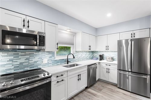 204-940 3rd St S, NAPLES, FL, 34102-6809 | Card Image
