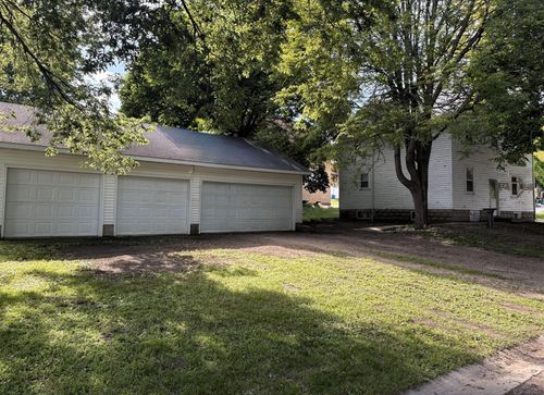 620 E 3rd St, Fairmont, MN, 56031-3909 | Card Image