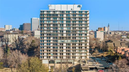 unit-6a-2300 Riverside Dr, Tulsa, OK, 74114-2403 | Card Image