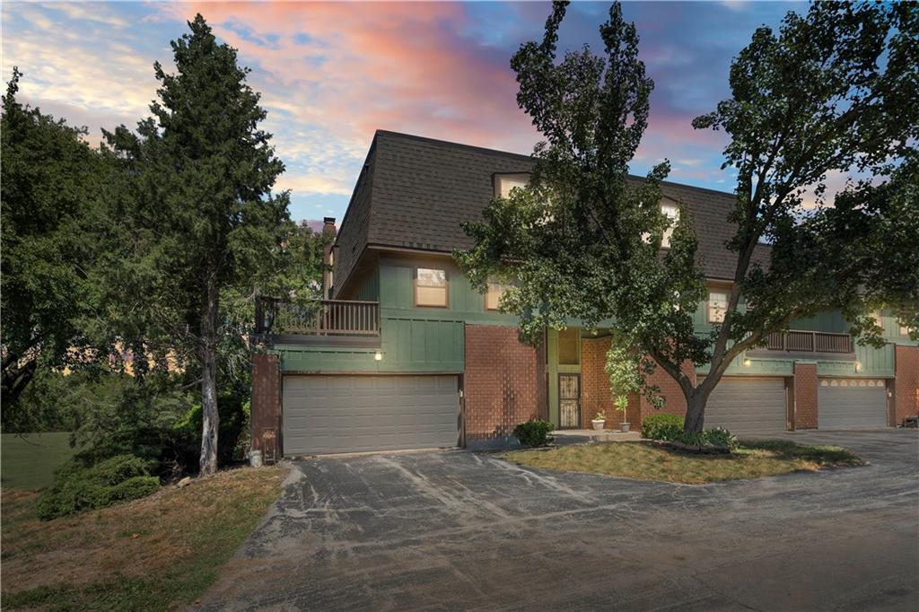 Locust St, Kansas City, MO 64131
