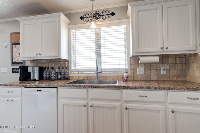 2647 N Highway 788, House other with 3 bedrooms, 2 bathrooms and null parking in Plainview TX | Image 18