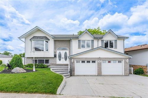 238 Hillmer Rd, Cambridge, ON, N1R6N8 | Card Image