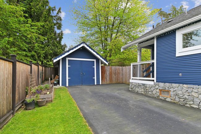 11338 Maple Crescent, House other with 3 bedrooms, 1 bathrooms and 4 parking in Maple Ridge BC | Image 22