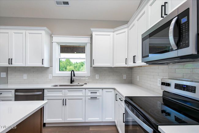264 Ruby Rose Rdg, House other with 4 bedrooms, 3 bathrooms and null parking in Jonesborough TN | Image 11