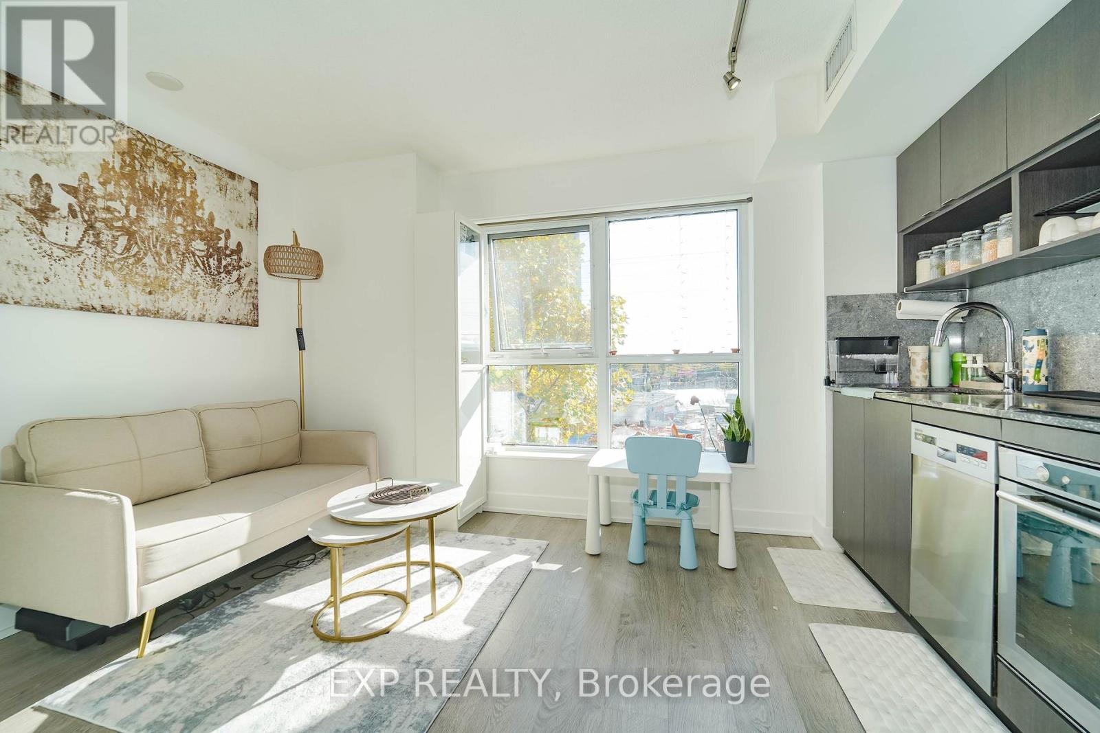 Residential in Toronto (Islington-City Centre West) 5
