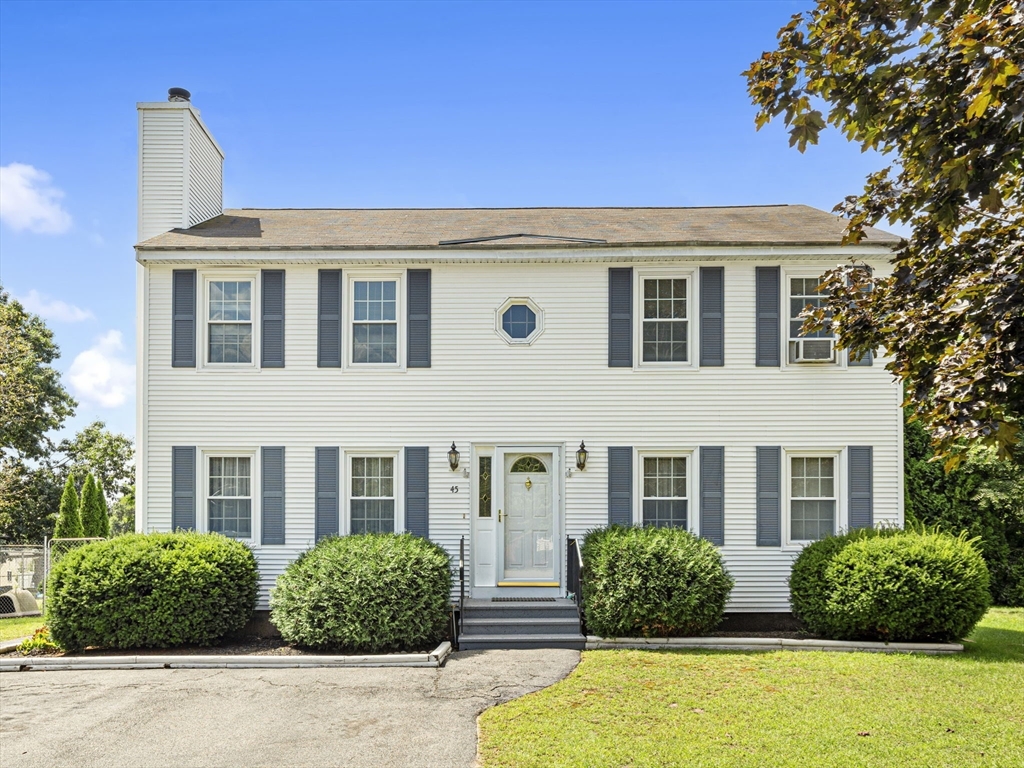 Sandy Ln, Lowell, MA 01854