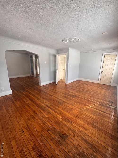 5104 Haverhill St, Detroit, MI, 48224-3240 | Card Image