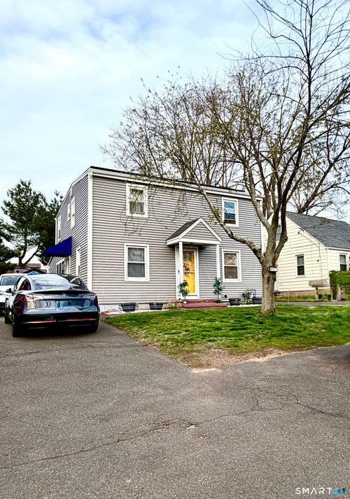 407 Short Beach Rd, East Haven, CT, 06512-3822 | Card Image