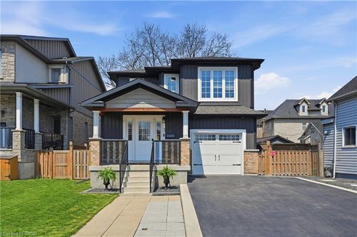 3 Rembe Ave, Hamilton, ON, L8H7G5 | Card Image