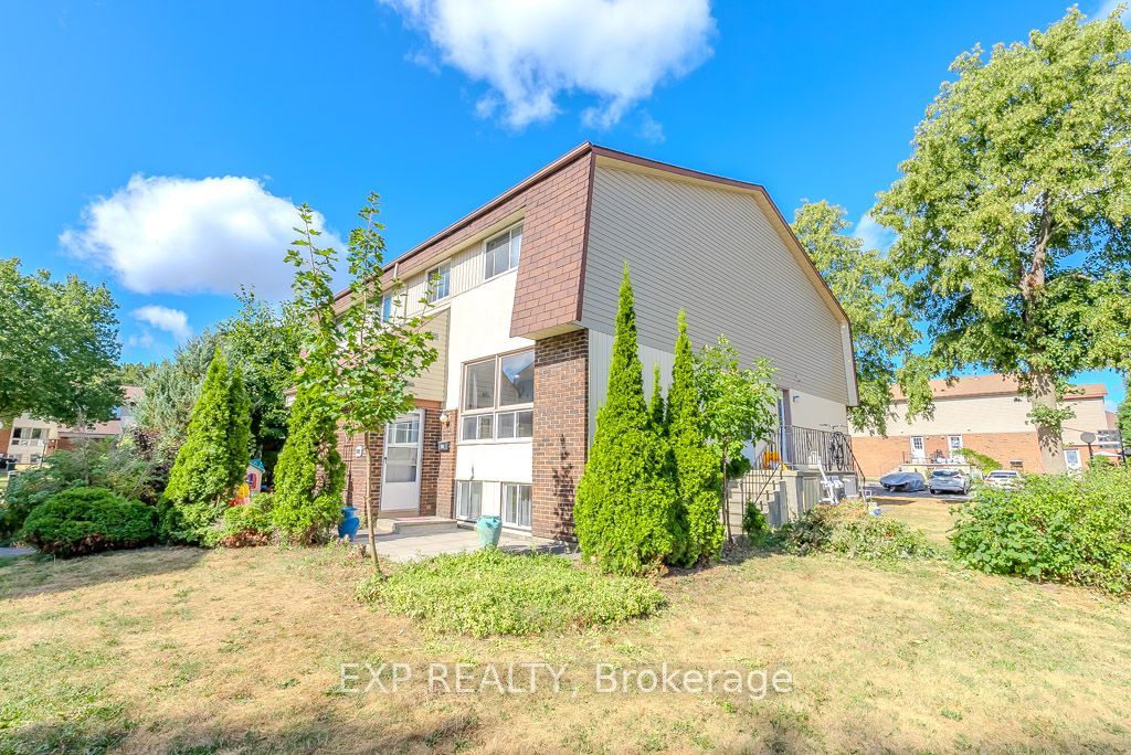 Residential Lease in Bells Corners and South to Fallowfield