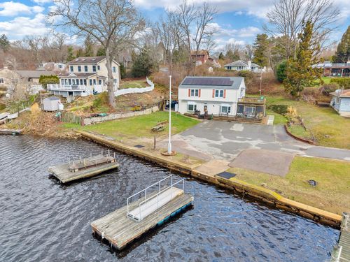 15a-15 Bolles Ct, Quaker Hill, CT, 06375-1403 | Card Image