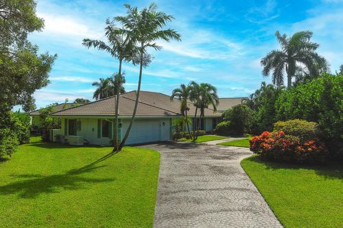 8 Woodbrook Cir, West Palm Beach, FL, 33401-1036 | Card Image