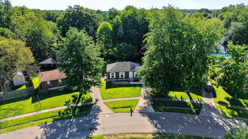 5905 Carmelwood Cir, Louisville, KY, 40229-2223 | Card Image