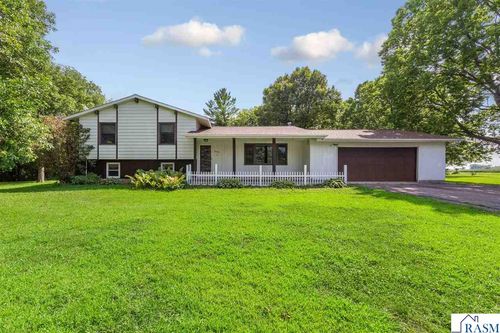 58357 Birch Bluff Ln, North Mankato, MN, 56003-4128 | Card Image