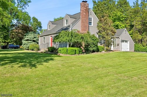 2556 Mountain Ave, Scotch Plains, NJ, 07076-1504 | Card Image