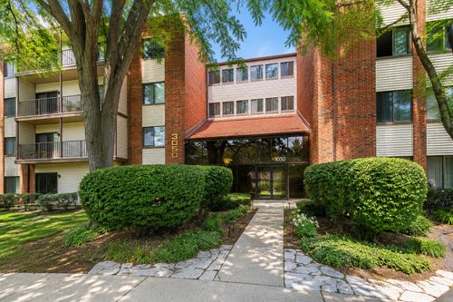 406-3050 Pheasant Creek Dr, Northbrook, IL, 60062-3367 | Card Image