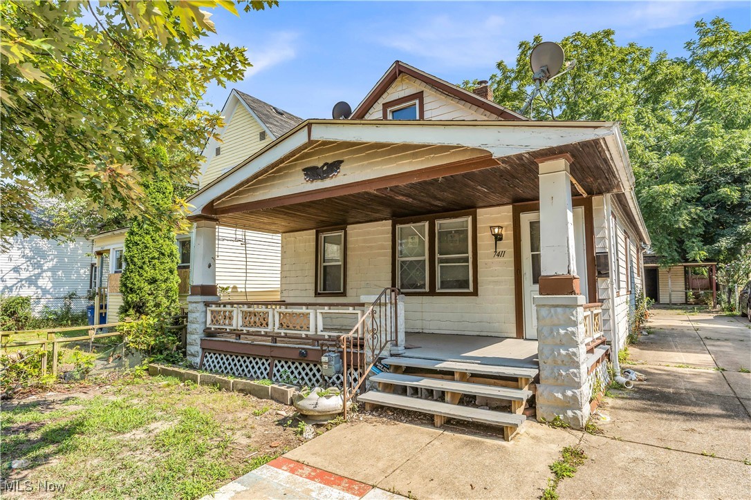 Elton Ave, Cleveland, OH 44102