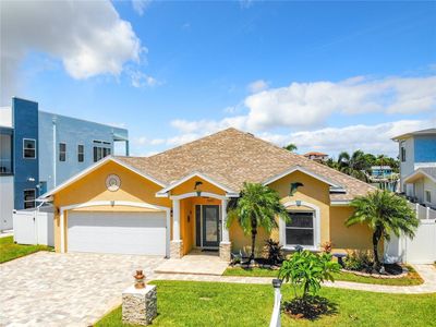 11145 8th Street E, House other with 3 bedrooms, 3 bathrooms and null parking in Treasure Island FL | Image 2