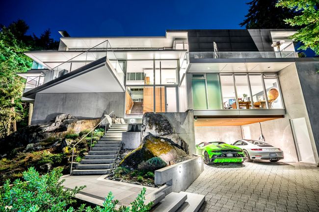 4249a Rockbank Place, House other with 3 bedrooms, 4 bathrooms and 4 parking in West Vancouver BC | Image 2