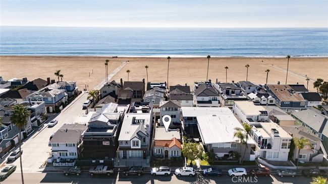 1113 W Balboa Blvd, House other with 6 bedrooms, 4 bathrooms and 2 parking in Newport Beach CA | Image 26