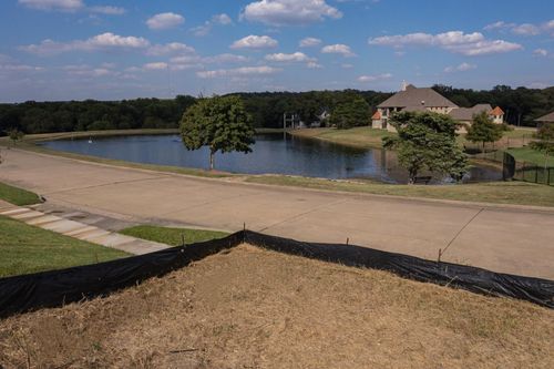 2438 Creekwood Dr, Cedar Hill, TX, 75104-6937 | Card Image
