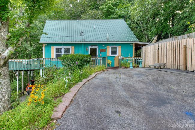 356 Hickory Hill Cir, House other with 3 bedrooms, 2 bathrooms and null parking in Spruce Pine NC | Image 25