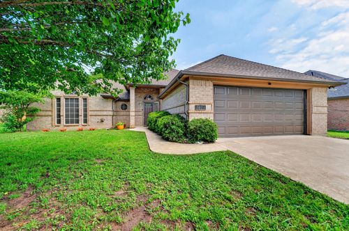 1608 Shelley Ln, Cleburne, TX, 76033-7526 | Card Image