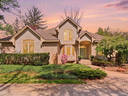 6512 White Lake Rd, Clarkston, MI, 48346-1585 | Card Image