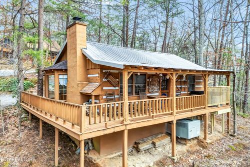 1505 Dawn Ln, Sevierville, TN, 37876-7425 | Card Image