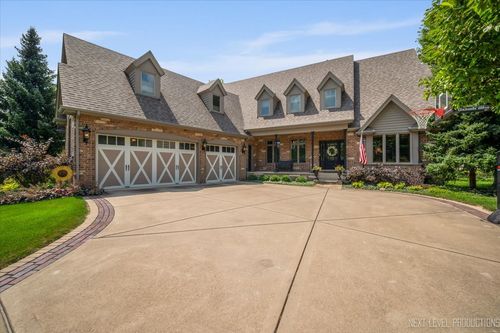 1147 Twin Elms Ln, Batavia, IL, 60510-8996 | Card Image