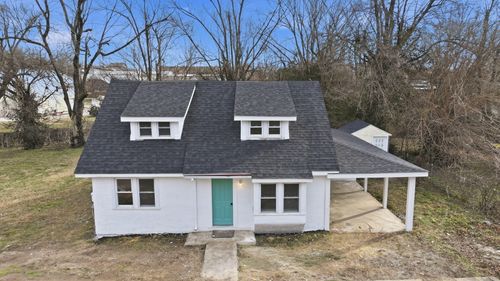 210 N Britain Ave, Mountain Grove, MO, 65711-1618 | Card Image