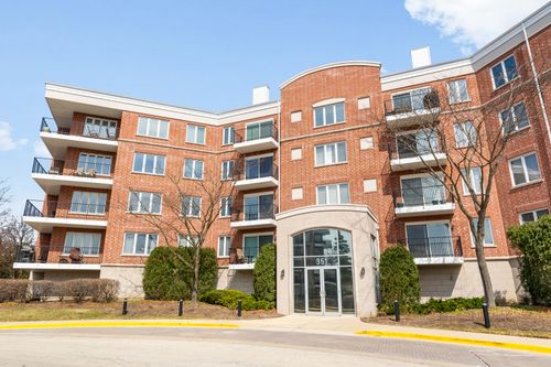 508-351 Town Place Cir, Buffalo Grove, IL, 60089-2426 | Card Image