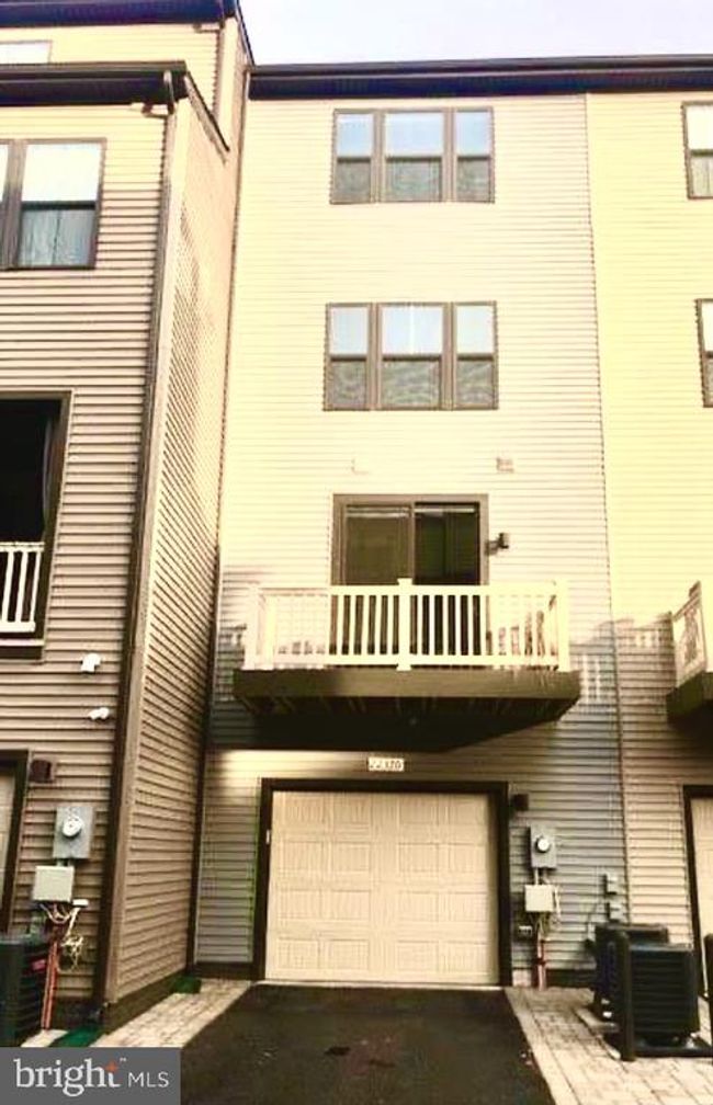 22370 Lucas Ter, Townhouse with 3 bedrooms, 4 bathrooms and null parking in ASHBURN VA | Image 44