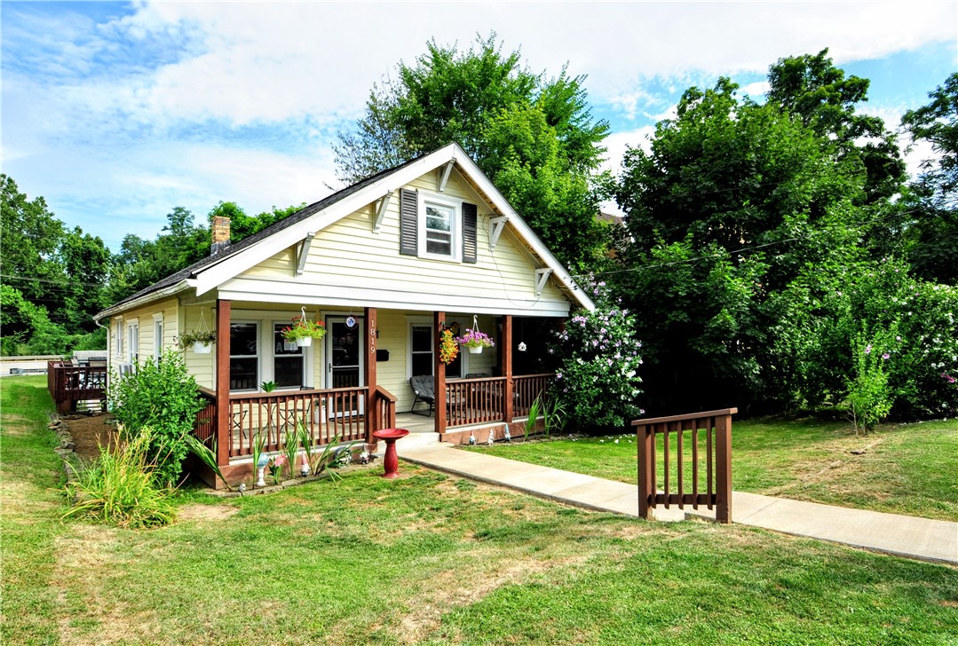 Vanburen St, Aliquippa, PA 15001