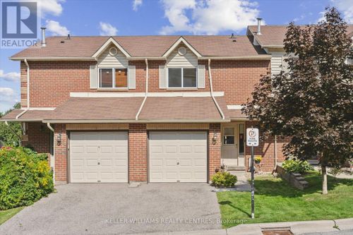 597 Gibney Cres, Newmarket, ON, L3X1Y3 | Card Image