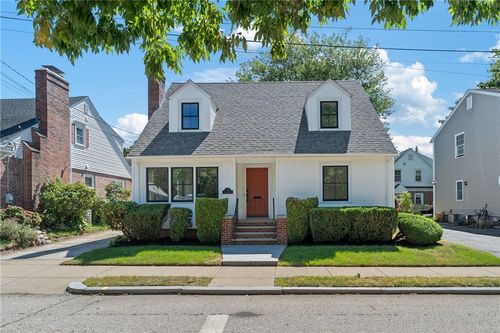72 Callan St, Providence, RI, 02908-1905 | Card Image