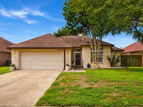 7709 Jim Wells Dr, Corpus Christi, TX, 78413-6223 | Card Image