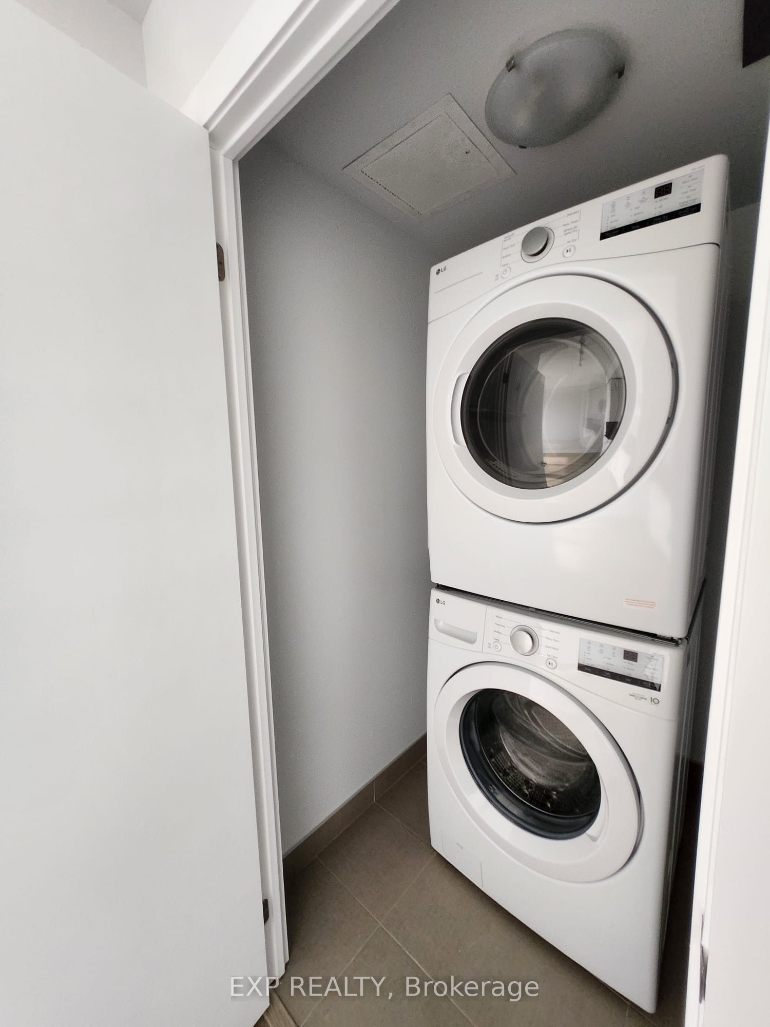 Residential Lease in Mississauga 3