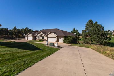 6901 Ainsdale Ct, Townhouse with 3 bedrooms, 3 bathrooms and null parking in Rapid City SD | Image 2