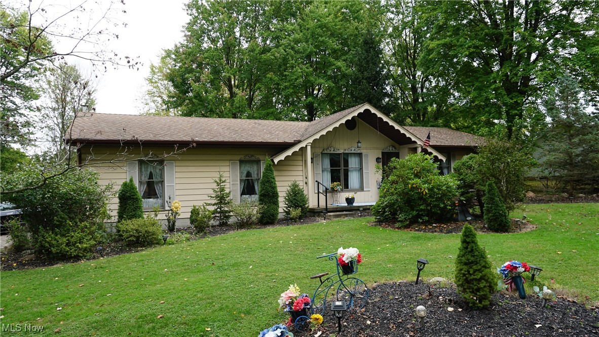 Hitchcock Rd, Youngstown, OH 44512