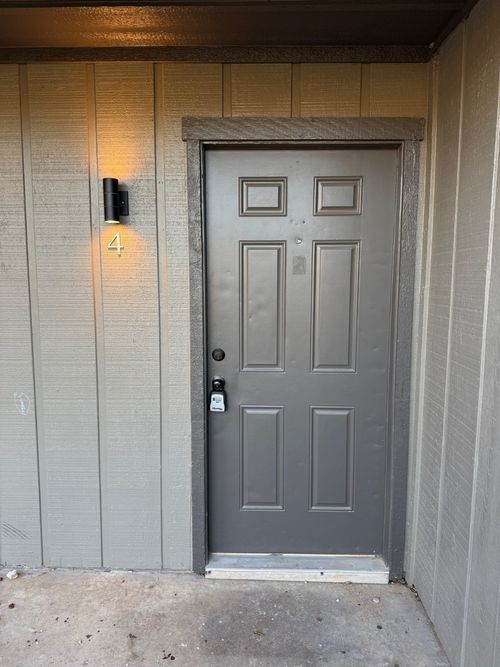 apt-4-7300 Comanche Trl, Lake Worth, TX, 76135-3400 | Card Image