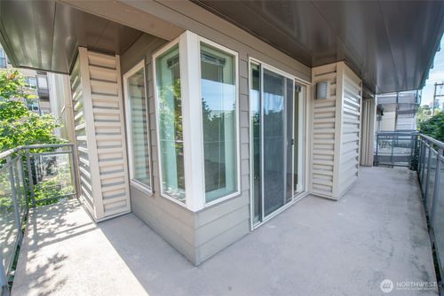 apt-201-1550 Eastlake Ave E, Seattle, WA, 98102-3733 | Card Image